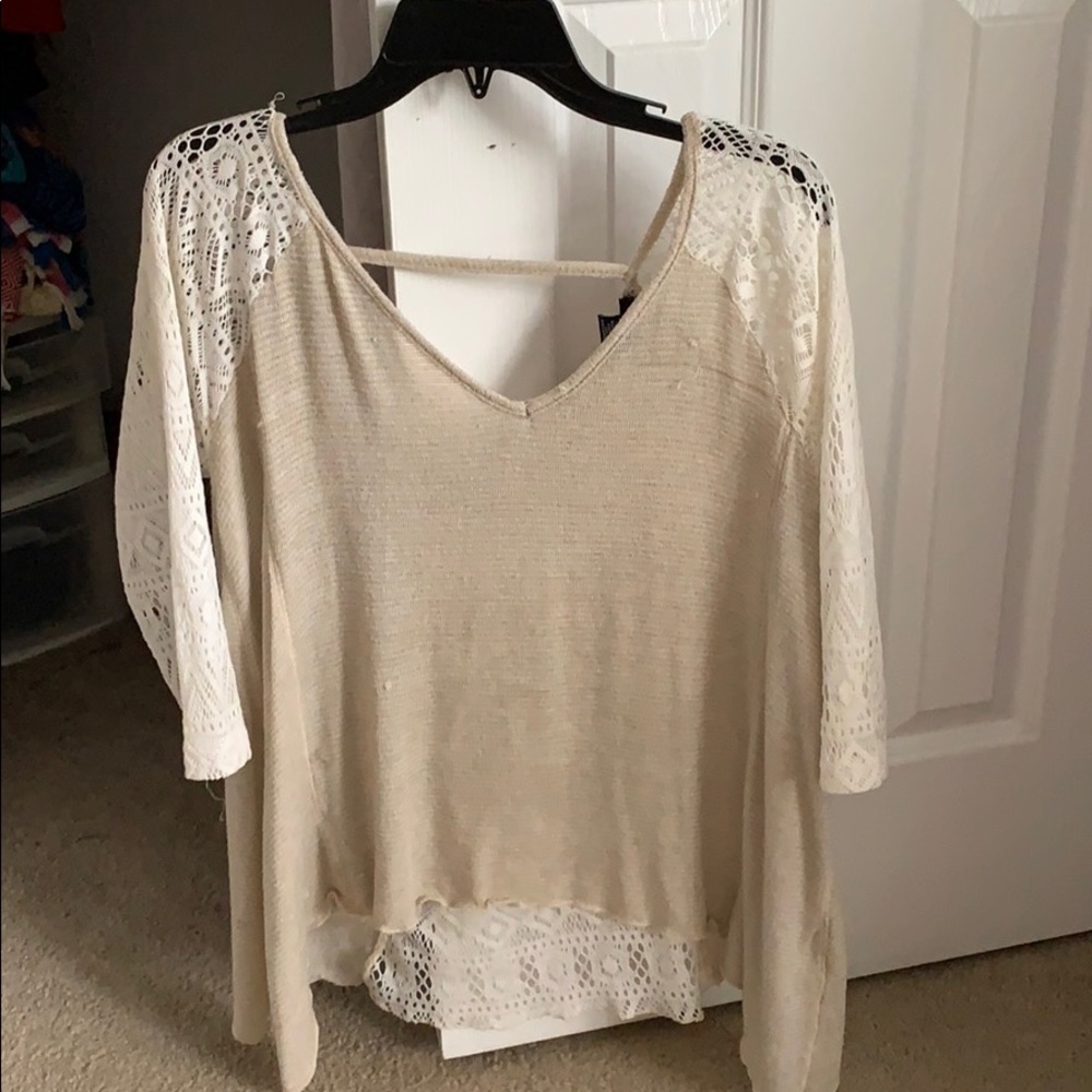 Cute tan quarter sleeve